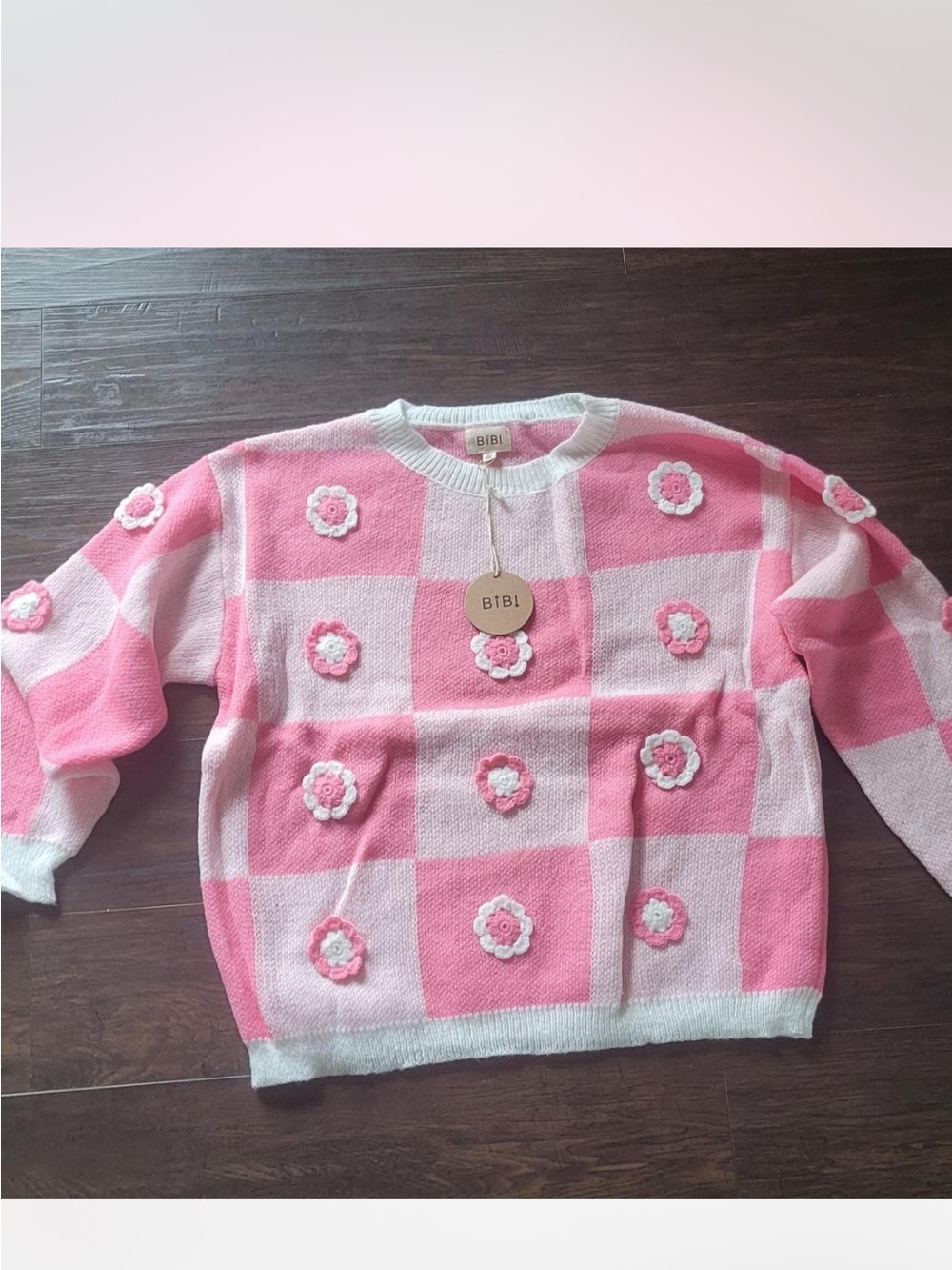 New medium BiBi Pink and White Checkerboard Floral Applique Crewneck Sweater